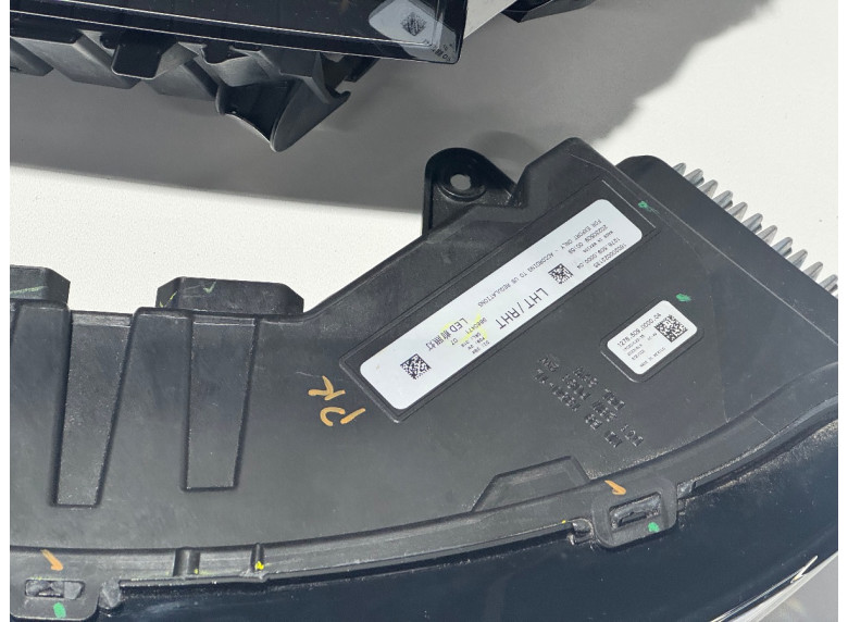 Фара передняя (комплект) к BMW XM G09, 2024г.