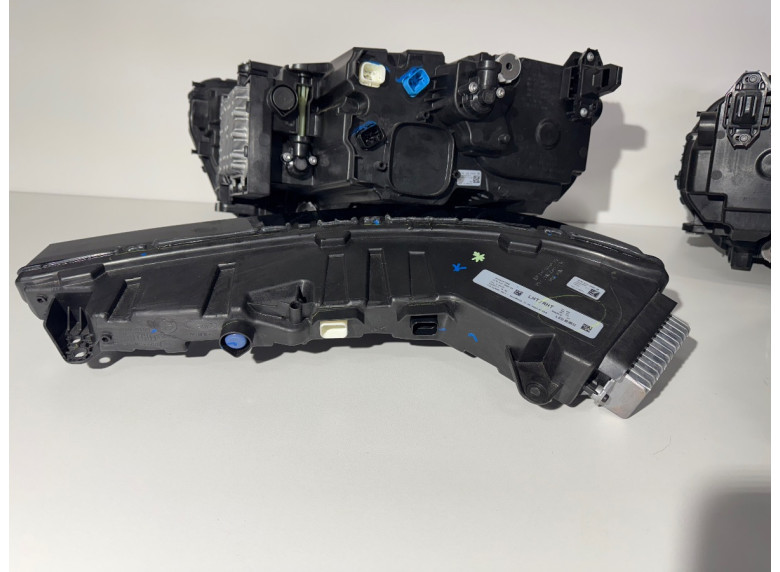 Фара передняя (комплект) к BMW XM G09, 2024г.