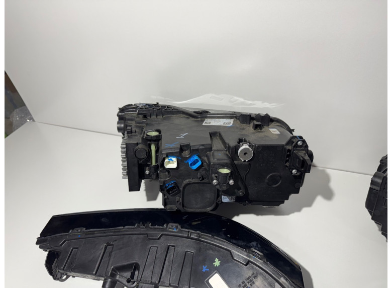Фара передняя (комплект) к BMW XM G09, 2024г.
