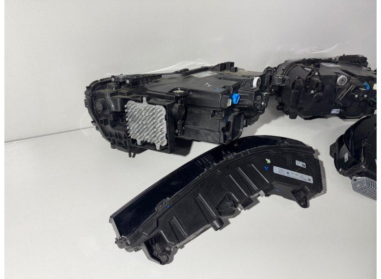 Фара передняя (комплект) к BMW XM G09, 2024г.