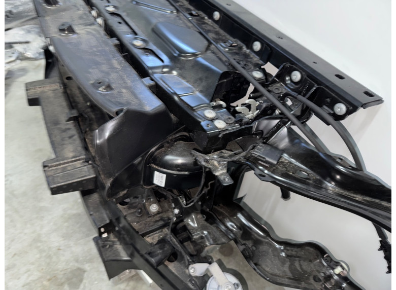 Кассета радиаторов к BMW XM G09, 2024г.