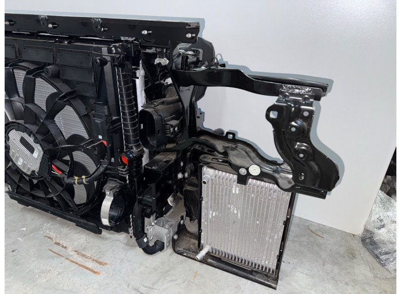 Кассета радиаторов к BMW XM G09, 2024г.