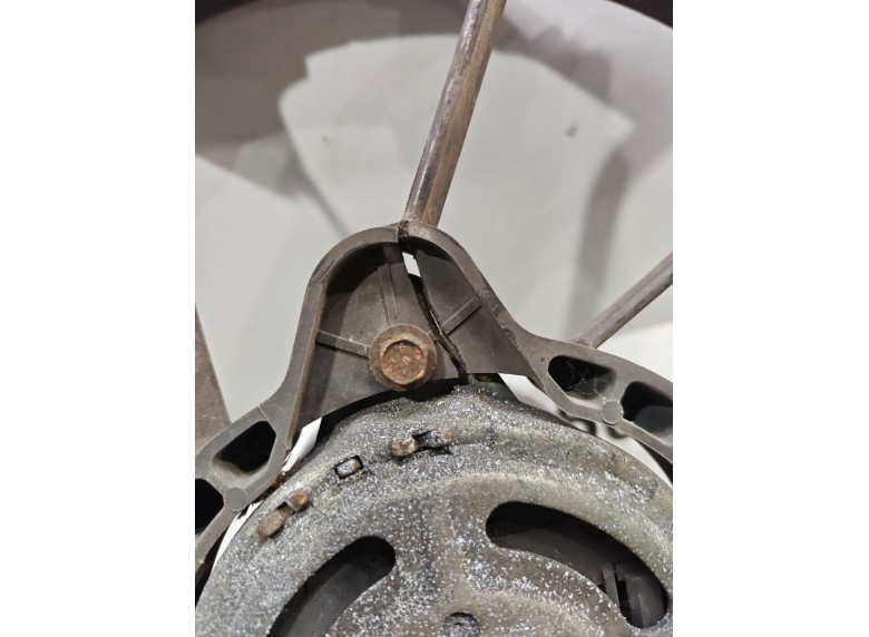 Вентилятор радиатора к Вентилятор радиатора к Peugeot 607 undefined г. 607