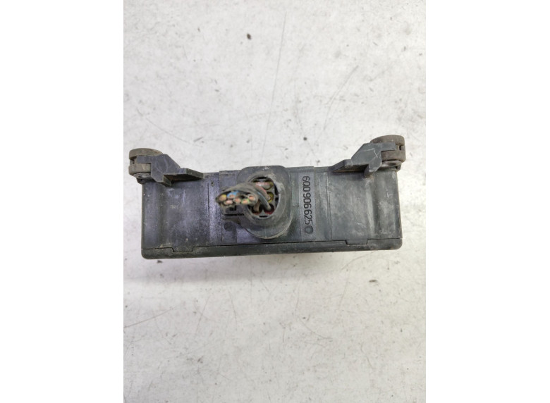 Клапан электромагнитный к Volkswagen Passat, 2006г.