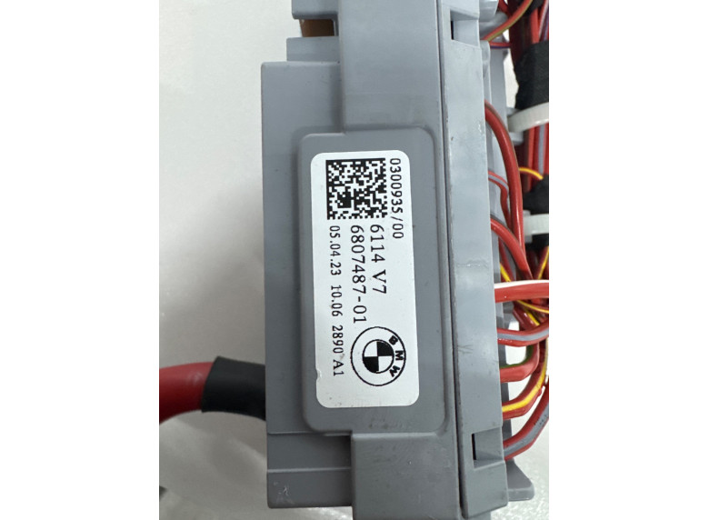 Блок предохранителей к Блок предохранителей к BMW XMG09 undefined г. XM G09