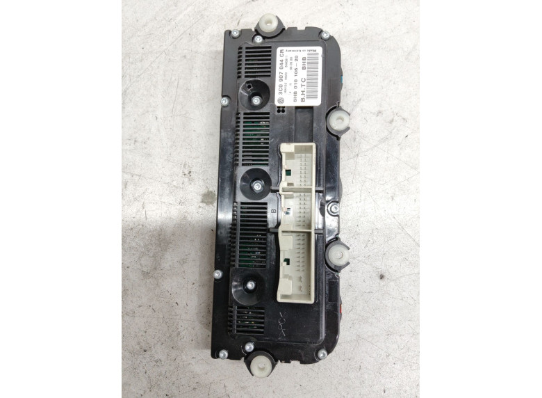 Блок управления печки/климат-контроля к Volkswagen Passat, 2008г.