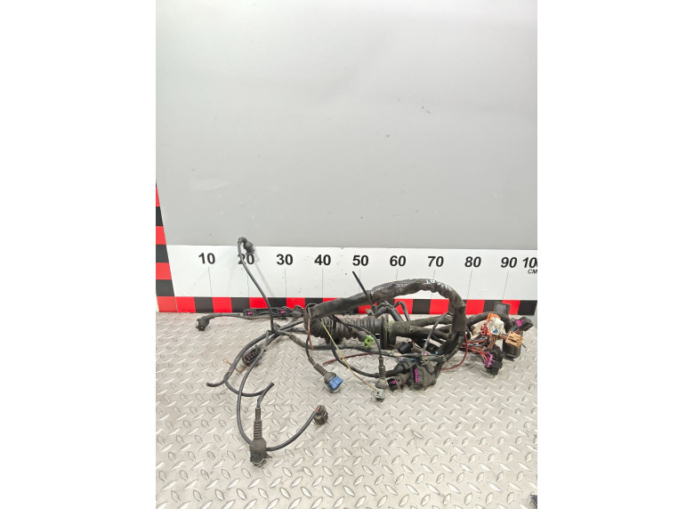 Проводка двигателя к Volkswagen Passat, 2000г.