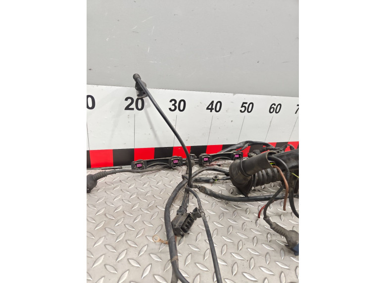 Проводка двигателя к Volkswagen Passat, 2000г.