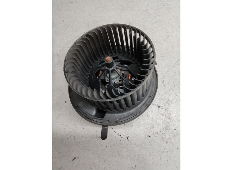 Моторчик печки к Моторчик печки к Mercedes BW245 undefined г. B W245