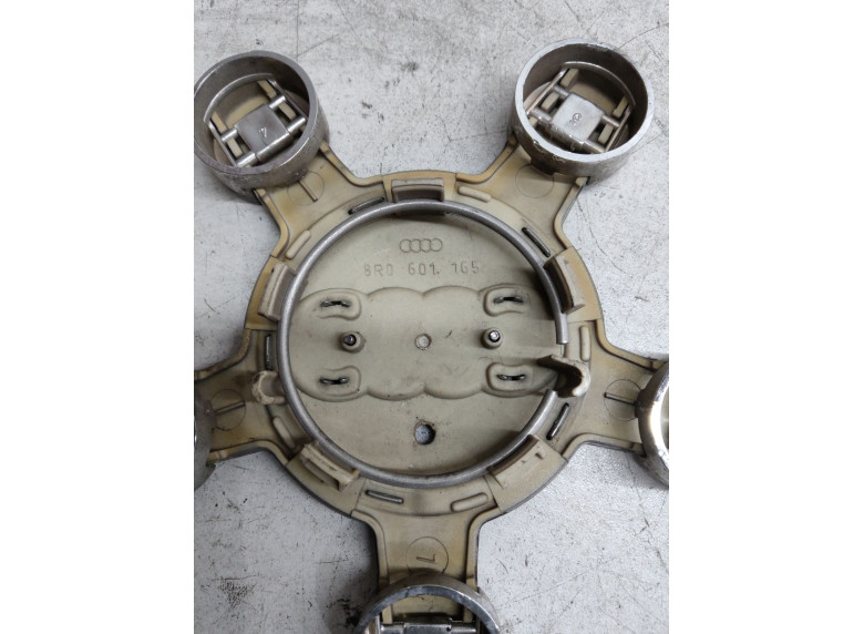 Колпачок литого диска к Audi A4, 2008г.