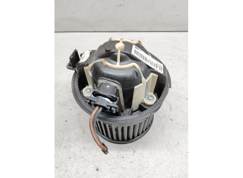 Моторчик печки к Citroen C3 Picasso