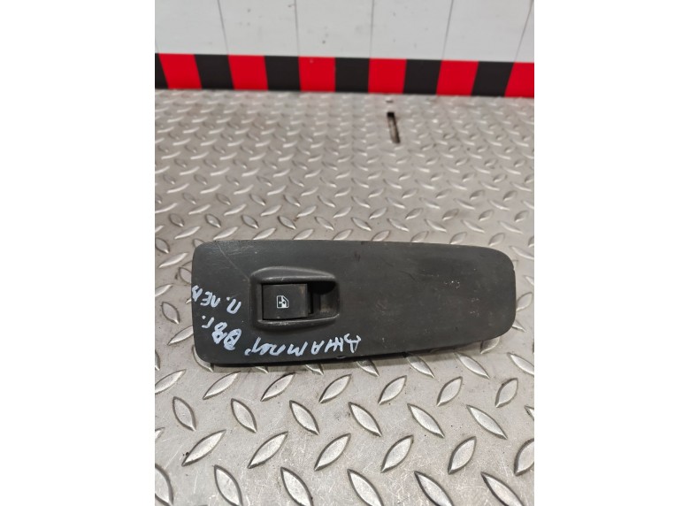 Кнопка стеклоподъемника переднего правого к Peugeot Boxer