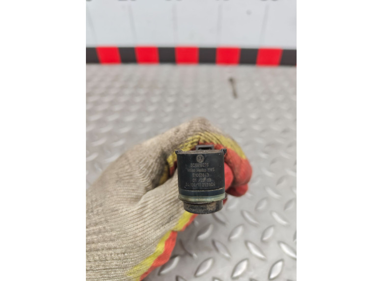 Датчик парктроника к Volkswagen Golf, 2011г.