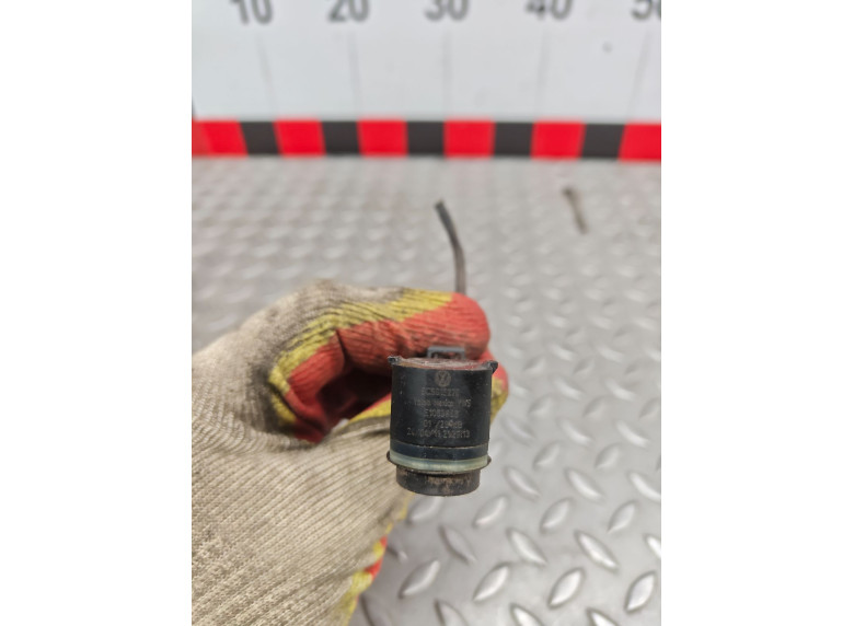 Датчик парктроника к Volkswagen Golf, 2011г.