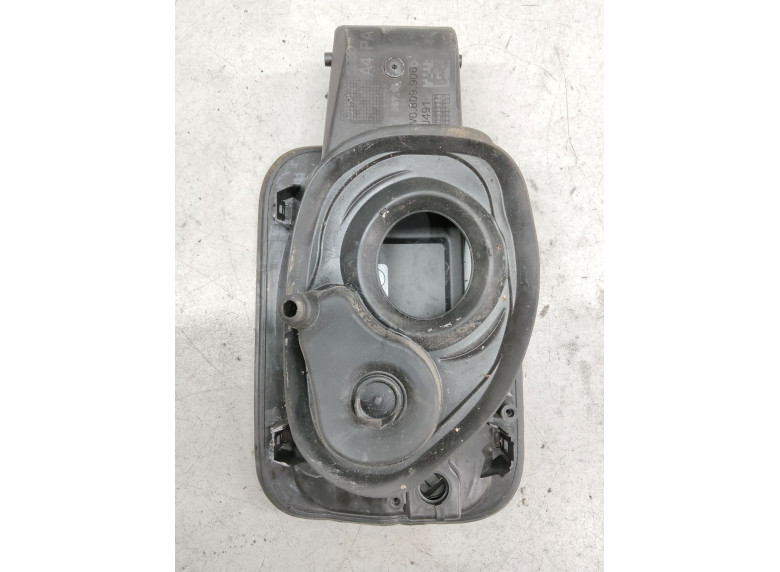 Лючок топливного бака к Audi A4, 2020г.