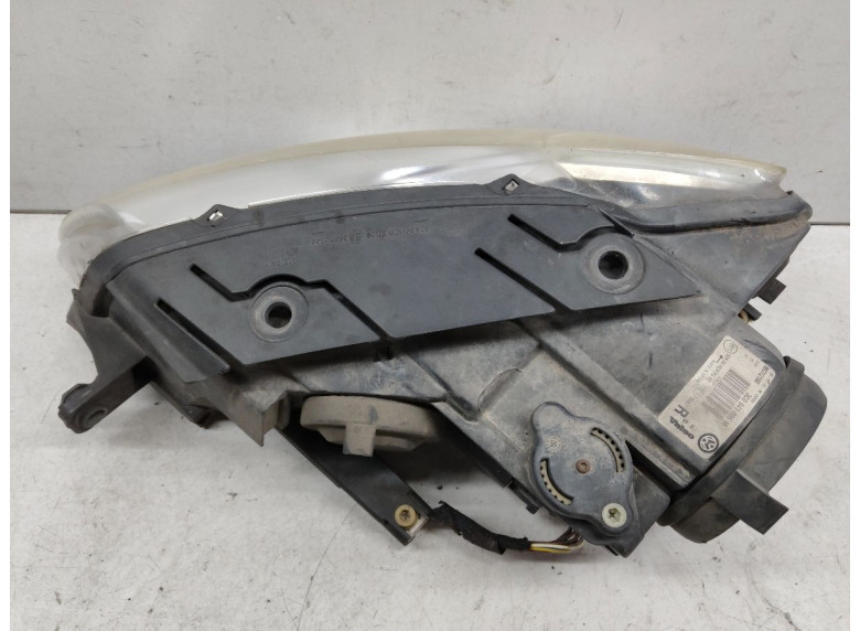 Фара правая к Volkswagen Passat, 2005г.