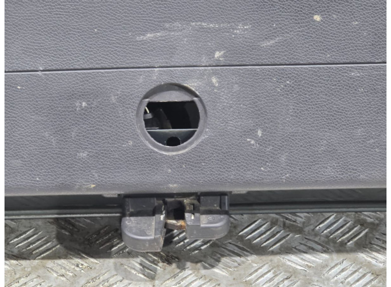 Замок багажника к Volkswagen Golf, 2006г.