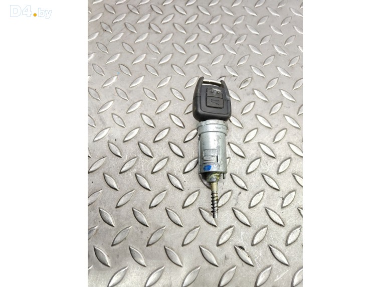 Личинка замка зажигания к Opel Zafira undefined г.