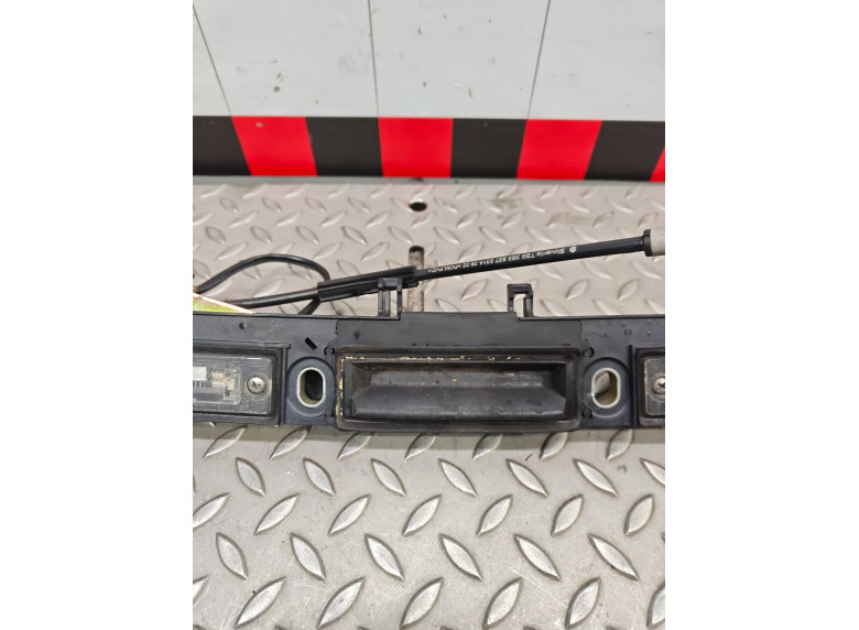 Кнопка открытия багажника к Volkswagen Passat, 2002г.