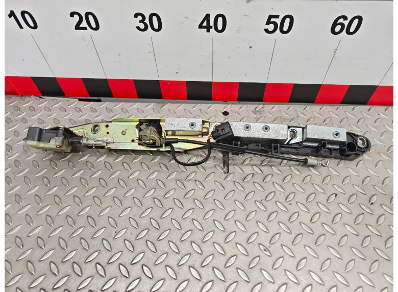 Кнопка открытия багажника к Volkswagen Passat, 2002г.