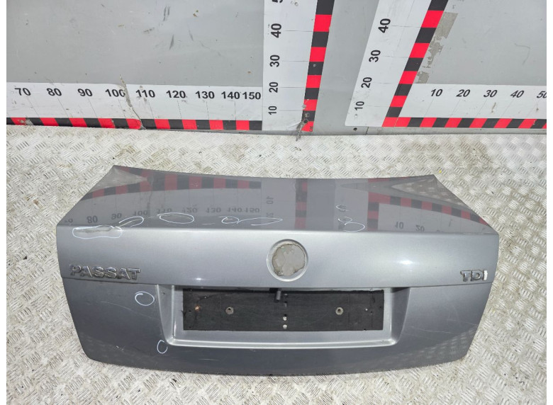 Крышка багажника (дверь 3-5) к Volkswagen Passat, 2002г.