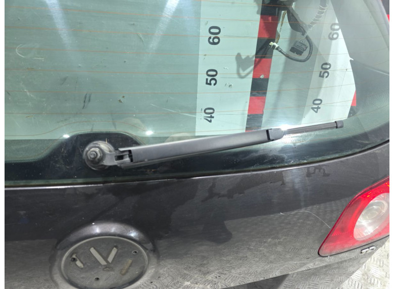 Щеткодержатель задний к Volkswagen Passat, 2006г.