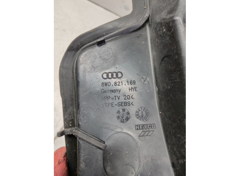 Пластик к Audi A4, 2020г.