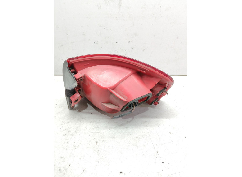 Фонарь задний левый к Volkswagen Passat, 2005г.