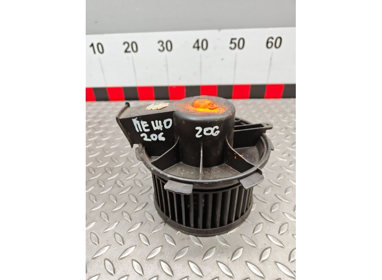 Моторчик печки к Peugeot 206