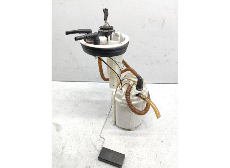 Насос топливный к Audi A4, 2005г.