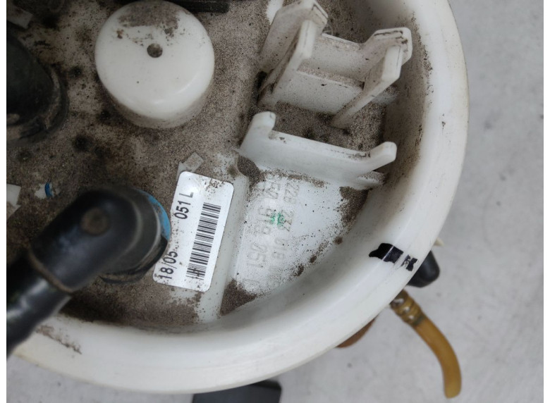 Насос топливный к Audi A4, 2005г.