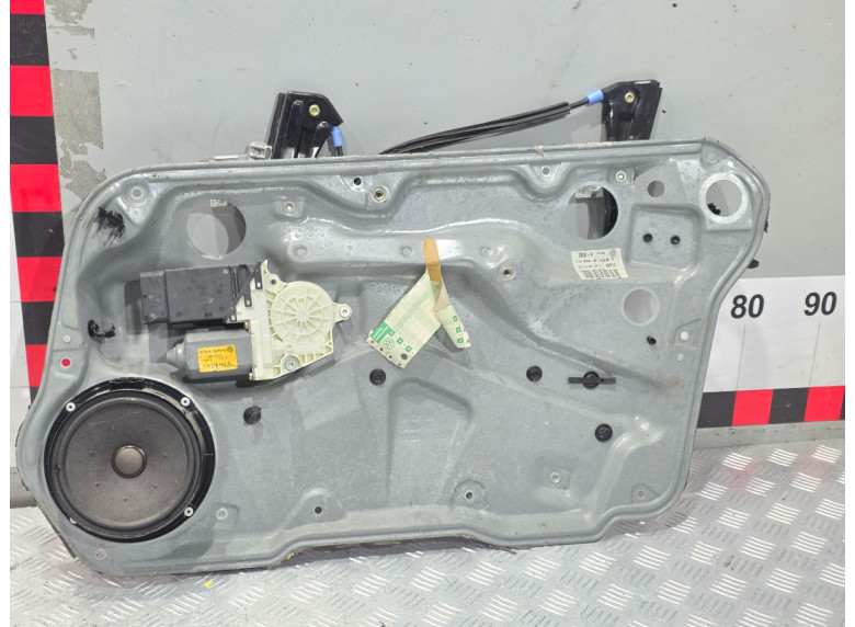 Стеклоподъемник электрический передний правый к Volkswagen Golf, 2000г.