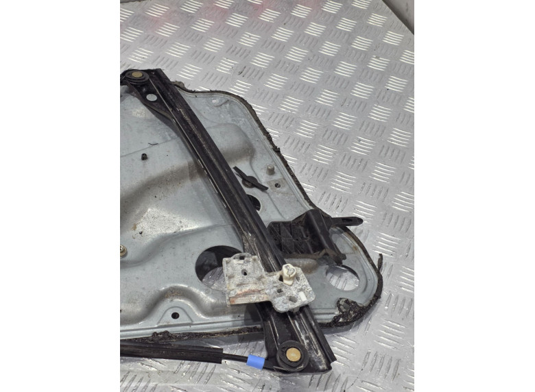 Стеклоподъемник электрический передний правый к Volkswagen Golf, 2000г.