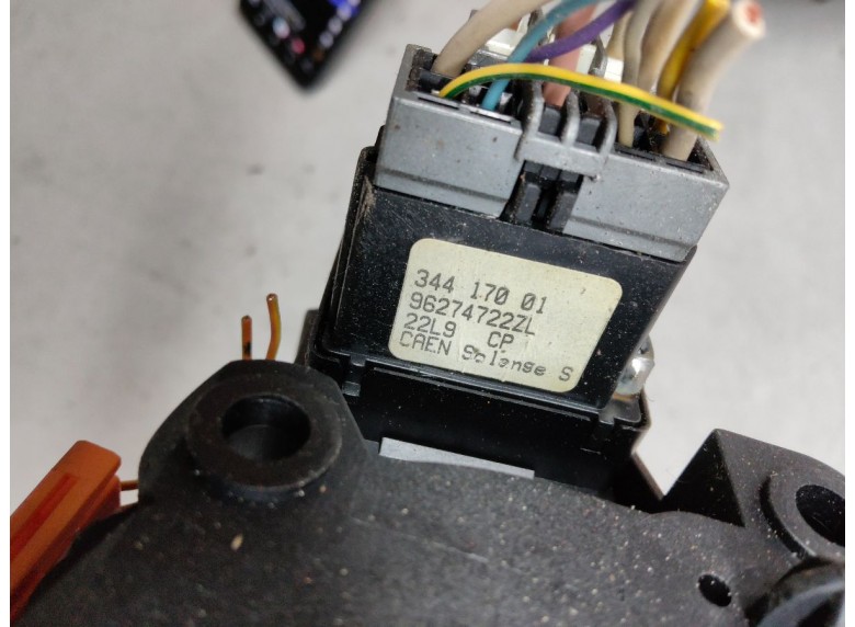 Переключатель поворотов к Переключатель поворотов к Peugeot 406 undefined г. 406