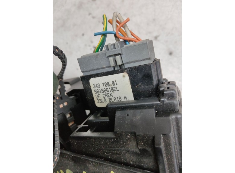 Переключатель дворников к Переключатель дворников к Peugeot 406 undefined г. 406