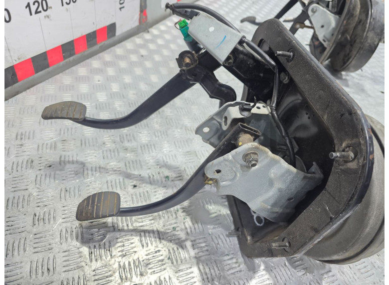 Узел педальный (блок педалей) к Opel Vivaro, 2004г.