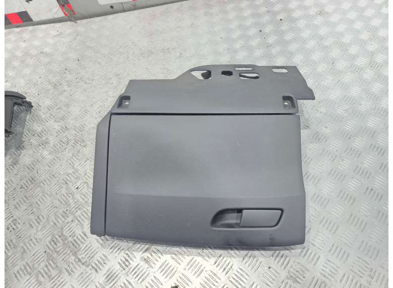 Бардачок к Audi A4, 2021г.