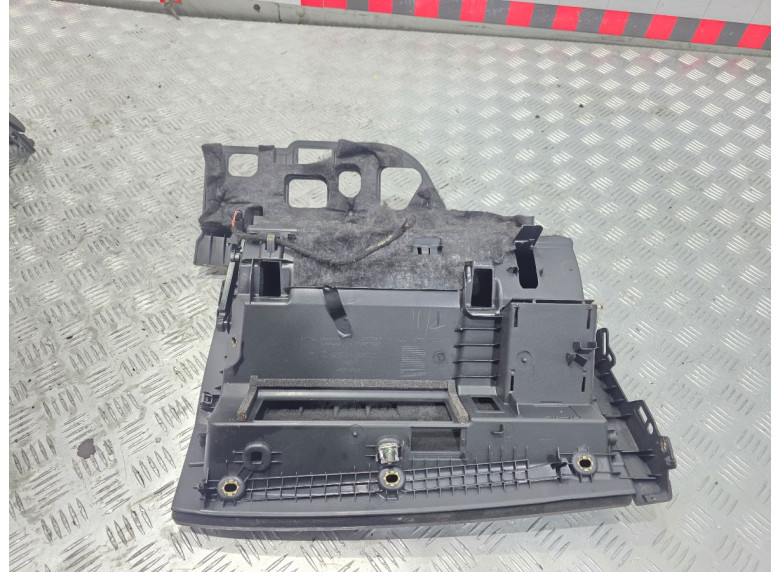 Бардачок к Audi A4, 2021г.