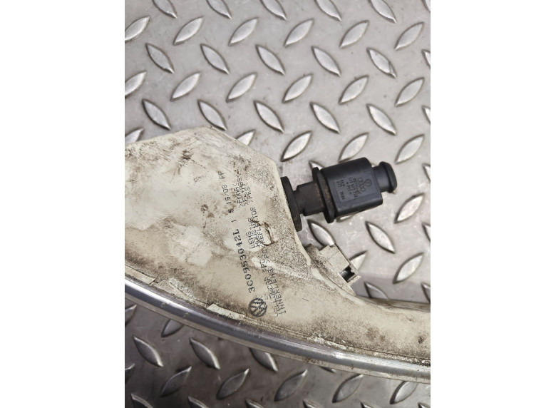 Поворотник правый к Volkswagen Passat, 2006г.