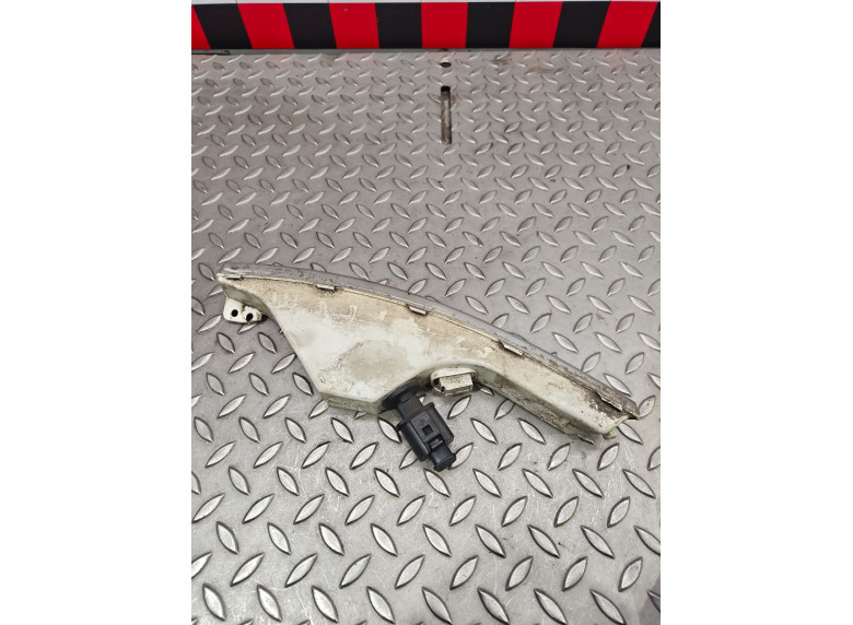 Поворотник правый к Volkswagen Passat, 2006г.