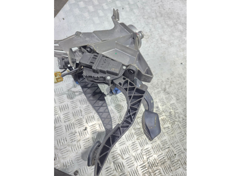 Педаль газа к Audi A6, 2006г.