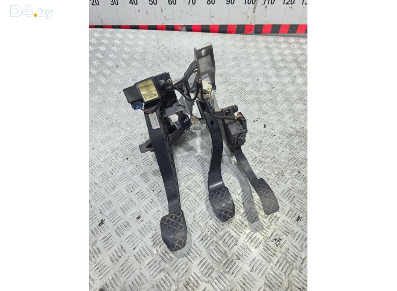 Узел педальный (блок педалей) к Audi A6 undefined г.