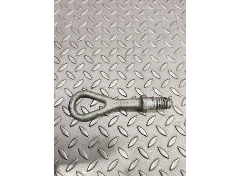 Крюк буксировочный к Audi A6, 2002г.