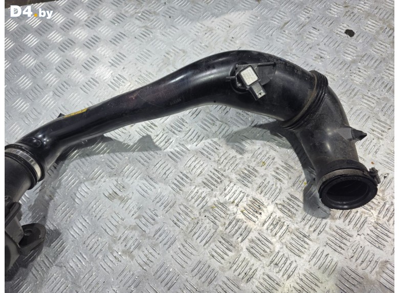 Патрубок воздушного фильтра к Mercedes CW204 undefined г.