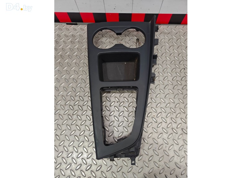 Консоль салона (кулисная часть) к Audi A4 undefined г.