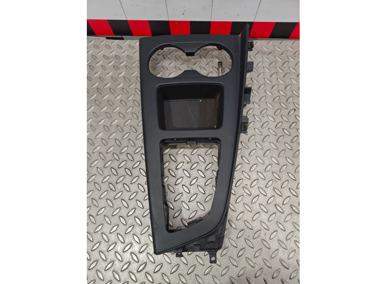 Консоль салона (кулисная часть) к Audi A4, 2020г.