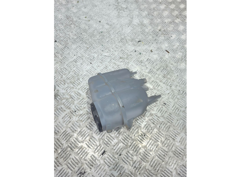 Бачок расширительный к Audi A4, 2021г.