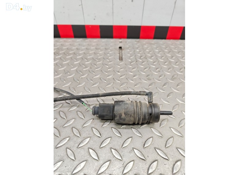 Насос (моторчик) омывателя стекла к Volkswagen Passat undefined г.