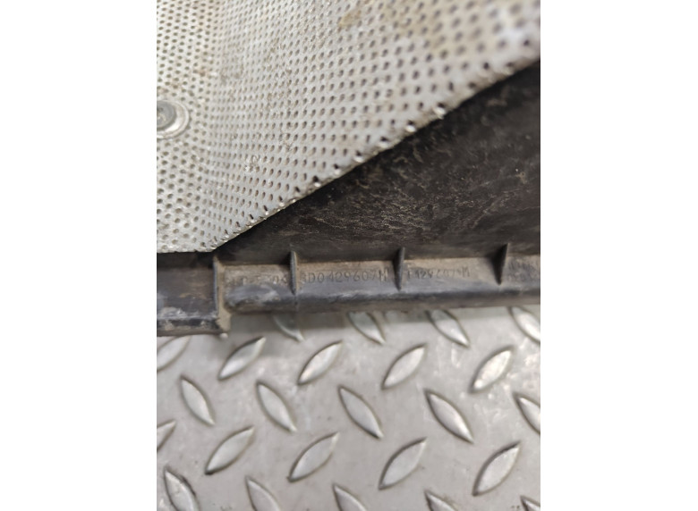 Корпус воздушного фильтра к Volkswagen Passat, 1998г.