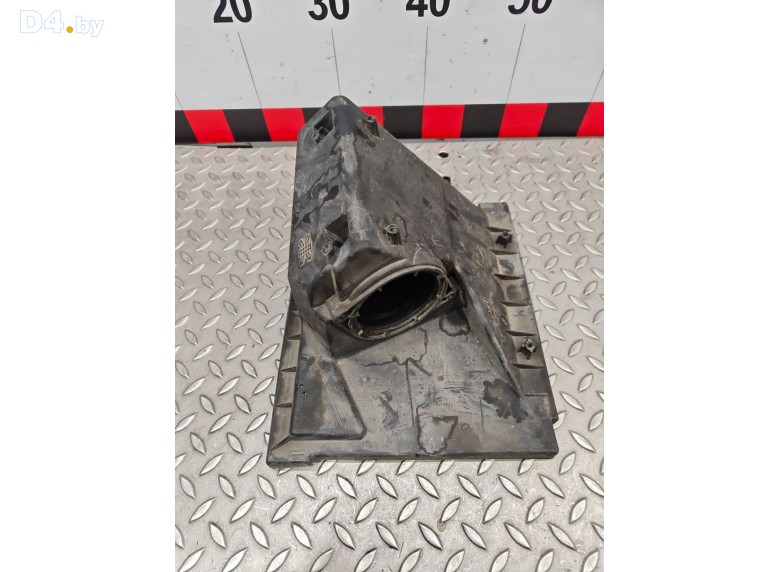 Корпус воздушного фильтра к Volkswagen Passat undefined г.